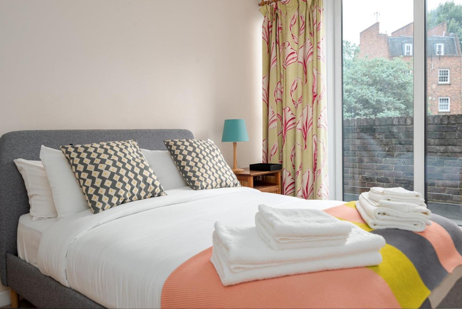 Guestready - Lovely Ground Floor Duplex With Patio In Southbank Apartment London Exterior photo